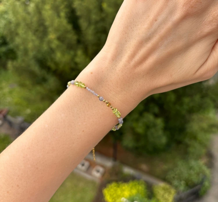 bransoletka z tanzanitem, oliwinem, złota lunula słowiańska, biżuteria handmade z kamieni naturalnych